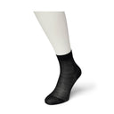 Bonnie Doon zwarte 100% katoenen damessok gedragen op wit mannequinbeen met rechte houding op witte achtergrond