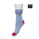 Bonnie Doon blauw roze huissok met antislip zool gedragen op mannequinvoet gefotografeerd in profiel op witte achtergrond